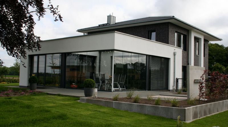 Einfamilienhaus in Wierup-Wohnen und Wintergarten